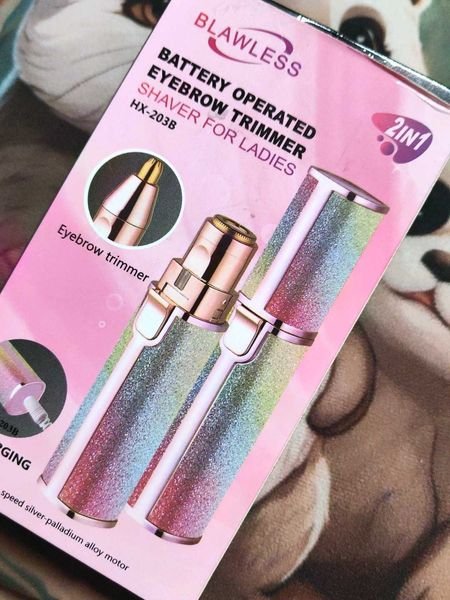 2-in-1 Flawless Eyebrow Trimmer - Image 3